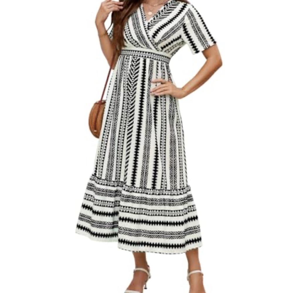 Elegant Black and White Patterned Dress